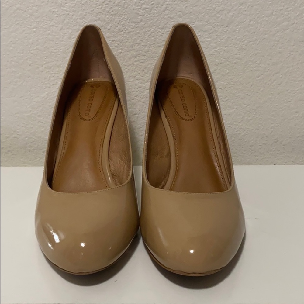 Corso como leather patent heel in nude